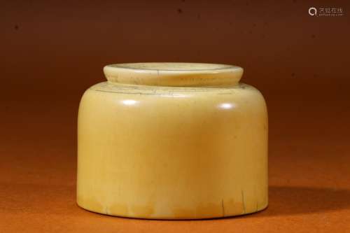 old y water jarSize: 5.5 * 4 cm weighs 106 g.