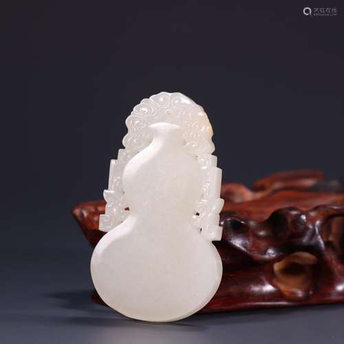 Hetian jade gourd accessories6.6 cm long, 3.8 cm wide, 0.8 c...