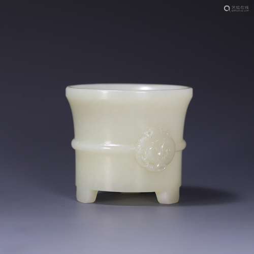 , hetian jade ShuYaoShi cup with three legs a, size: 6.5 * 5...