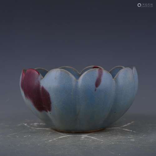 Variable lotus bowl of antique antique ancient porcelain mas...