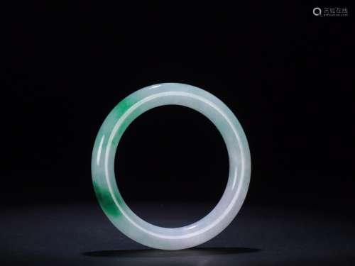 : jade bracelet, tooSize: diameter 5.8 cm weighs 60 g.