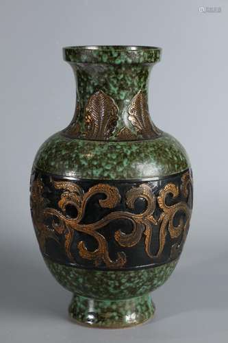 Theemperoryears carved bottle green glazeHigh 38 cm diameter...