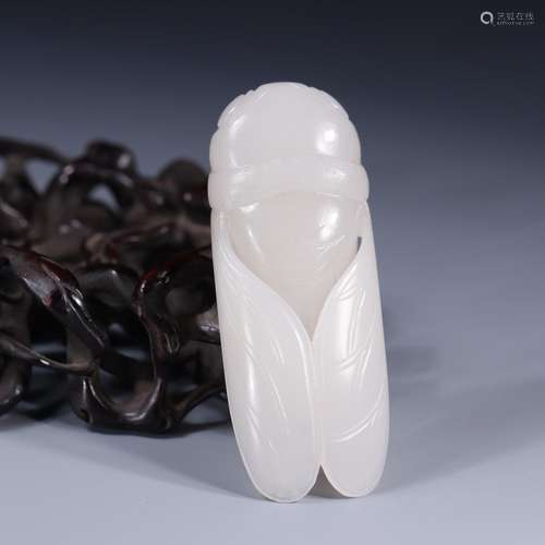 Hetian jade cicada blockbuster to pieces7.4 cm long, 2.7 cm ...