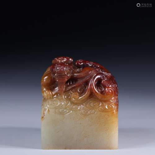 Hetian jade dragon sealHigh 5.3 cm, 4.8 cm wide. Weighs 287....