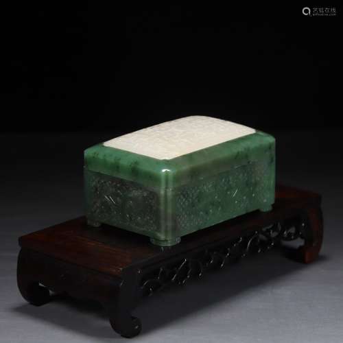 Hetian jade jade inlaid white box 12 cm wide and 8.3 cm high...