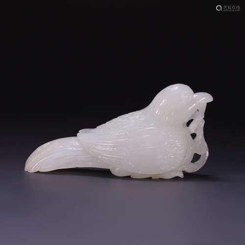 Hetian jade magpie furnishing articles, size: 9.2 * * * * 3....