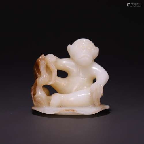 Hetian jade spirit monkey offer life carved pieces, size: 4....