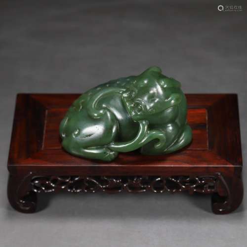 Hetian jade, jade benevolent paperweight 4.5 cm long and 7.8...
