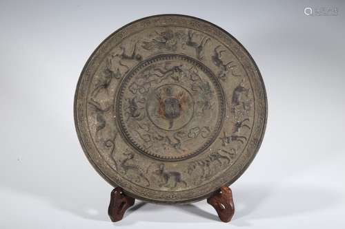 , twelve bronze beast mirrorsSize, diameter 20 cm weighs 837...