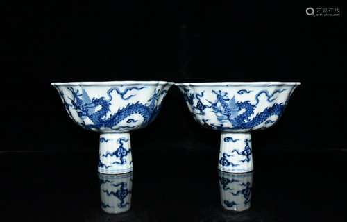 Blue and white dragon a pair of tall bowl ✘ 12.3 16.7 cm