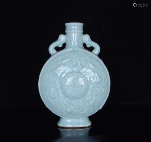 Powder blue glaze carving on bottle gourd live lines;21 x15;...