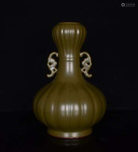 At the end of the tea glaze f ear garlic bottle;24 x16;84700...