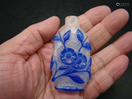 Chinese 18th century nice carved glass snuff bottle  x2719