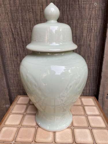 Vtg Chinese Logquan Mark Green Celedon Porcelain Temple Vase...