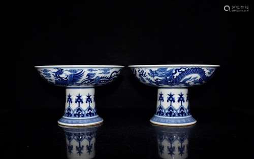 Best fruit bowl, a pair of blue and white longfeng lines;11....