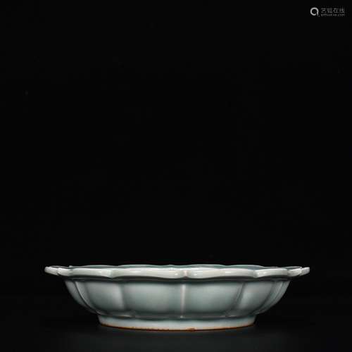 Longquan celadon powder blue glaze kwai mouth tray (YuBi cal...