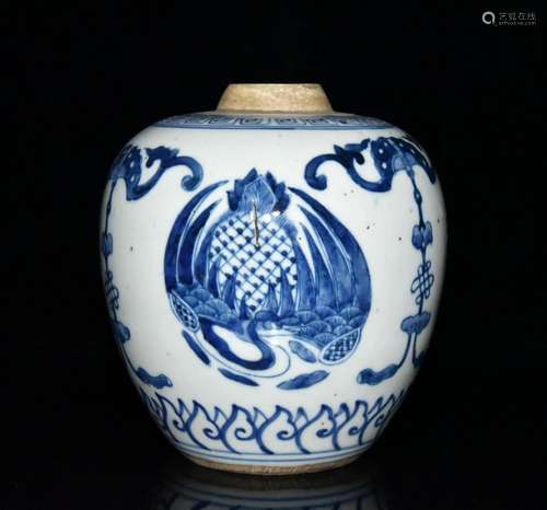 Blue and white swan pot 15 x13. 5 cm. 500