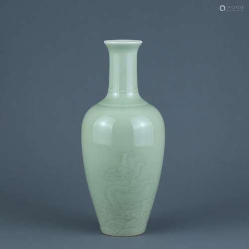 - pea green glaze carving water dragon movement of highly 20...