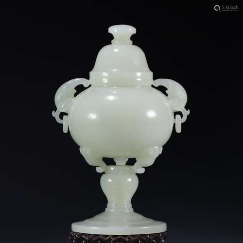 Hetian jade elephant furnaceHigh 15.2 cm. 10.3 cm. 8 cm wide...