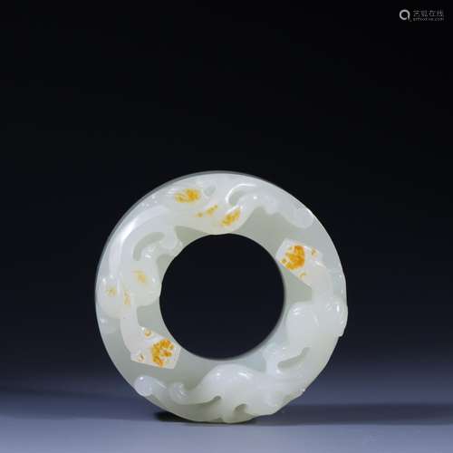 Hetian jade ssangyong wallDiameter of 5.3 cm. 1.9 cm high. W...