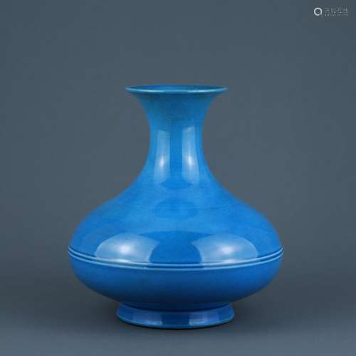 - blue glaze pot-bellied bottlesHeight 17.5 cm, diameter 7.7...