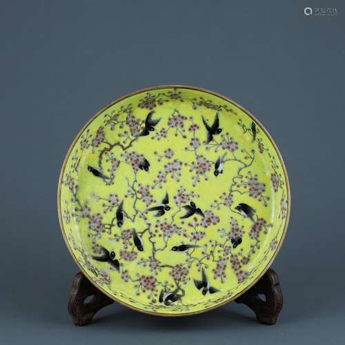 - yellow powder enamel magpie mei pot bearingHeight 3.1 cm, ...