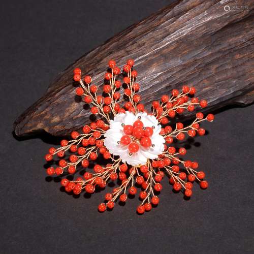 Silver and gold, with coral accessories.Specification: diame...