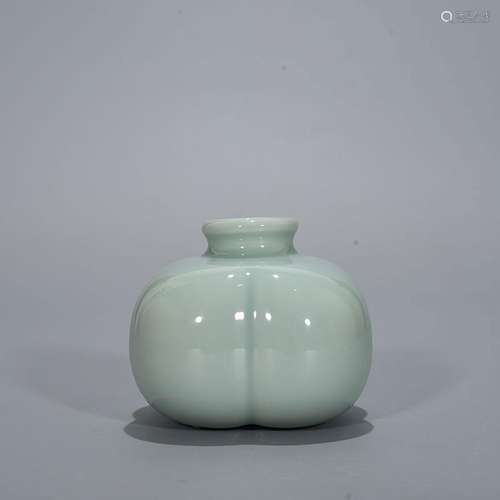 Powder blue glaze the melon leng 8 x 7 cm