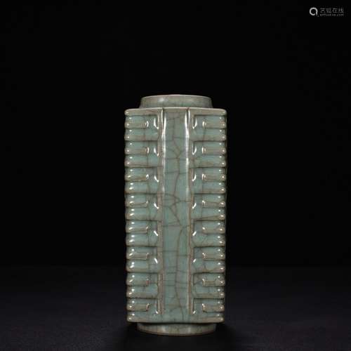 Kiln green glaze cong type bottleHigh 21.5 cm wide and 9 cm