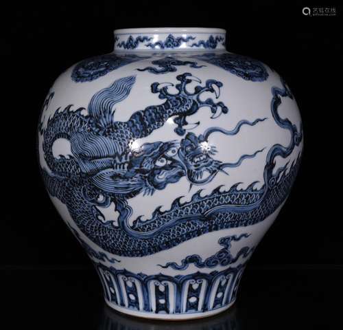 Blue and white dragon tank size 34 * 34 cm