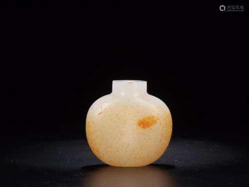 : hetian jade snuff bottlesSize: 4.3 cm wide and 1.8 cm high...