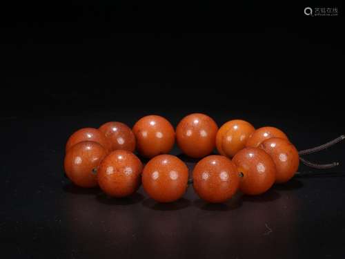 : beeswax d stringSize: 2 cm diameter weighs 57.1 g.