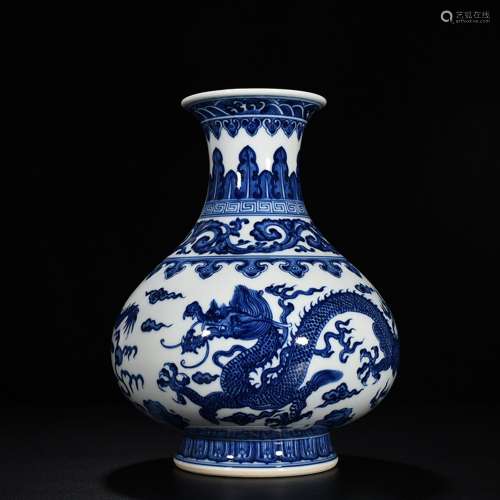 Blue and white dragon bottle 29 cm * 23, 2700