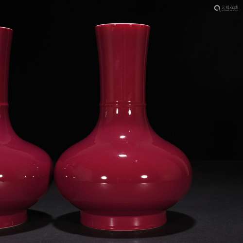 Nine years of carmine red glaze bottle 22 * 14 cm