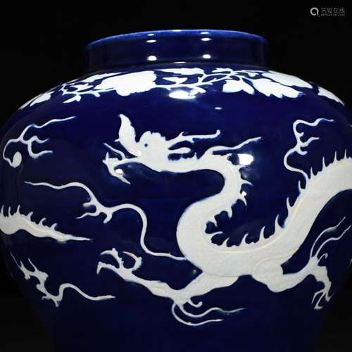 The blue glaze carving white dragon grain tank 35 * 31 centi...