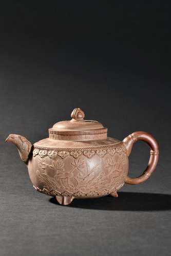 "Chen Wenju" purple lotus pattern the teapot.Size:...