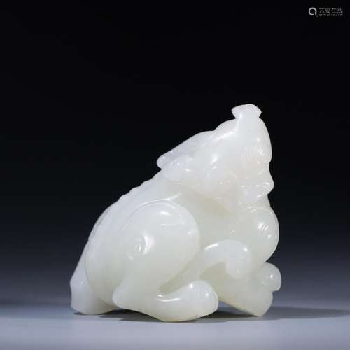 Hetian jade benevolent to pieces6 cm long, 4.9 cm wide. 6 cm...