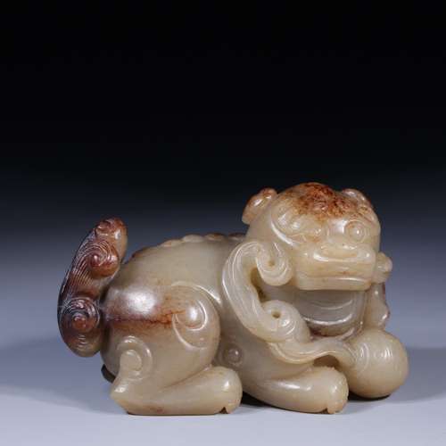 Hetian jade lion play the ball8.7 cm long, 4.7 cm wide, 4.9 ...