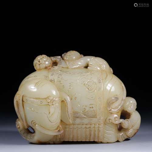 Hetian jade taiping as furnishing articlesHigh 8.6 cm, 12.4 ...