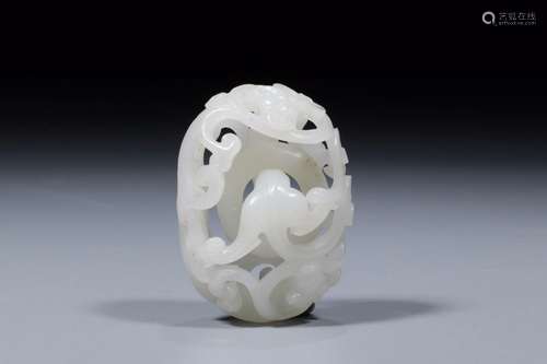 : hetian yu-long bai wen pendantSize: 6, 1 cm high 4.5 x 3.2...