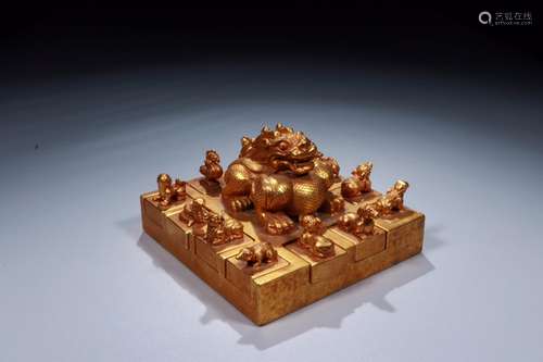 : gold dragon sealsSize:The main printed 15 cm high 9.0 cm w...