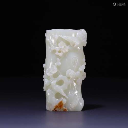 Hetian jade magpie on mei pen container, size: 12 * * * * 6....