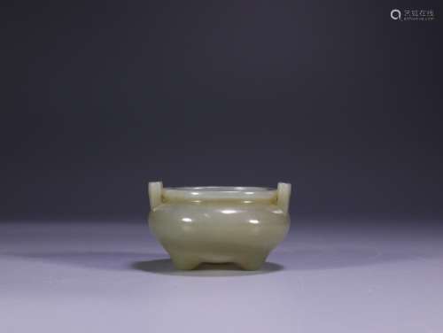 Hetian jade incense burnerSize: 5.3 * 5.3 * 3.3 cm weighs 55...