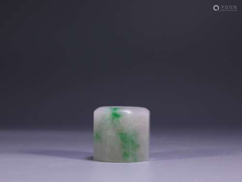 Jade BanZhiSize: 3.3 * 3 * 3 * 2.1 cm, 40 g