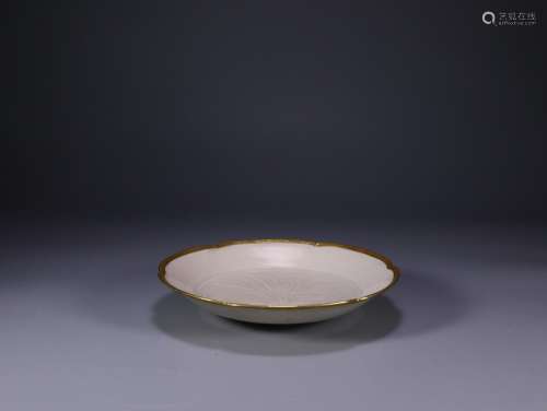Kiln melon and fruit plate plated with goldSize: 16 x 4.1 cm...