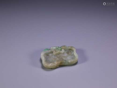 Luck jadeite water jarSize: 6.6 * 5 * 1.1 cm weighs 64 g.