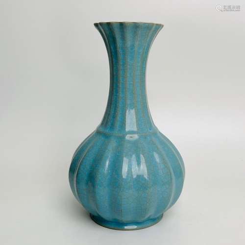 The porcelain vase of borneol, 26.5 centimeters high, 16 cm ...