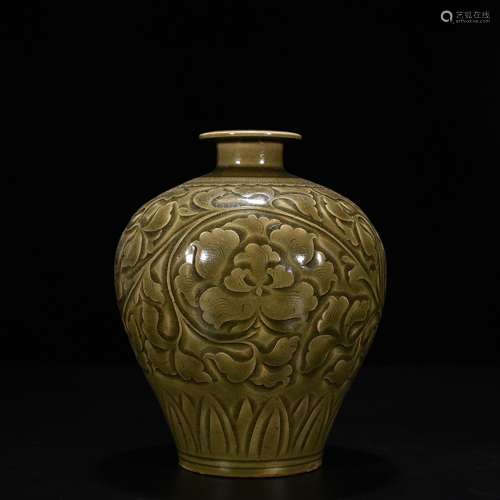 Yao state kiln carved peony grain mei bottle22 cm wide 18 cm...