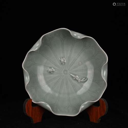 Longquan celadon washing powder blue glaze lotus leaf antiqu...