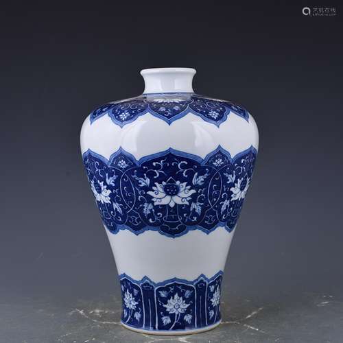 Green Hualien pattern mei bottles of 34 x 23 cm